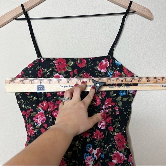 Floral Dress With straps - Picture 6 of 7